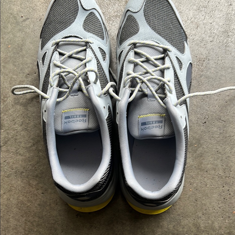 Reebok Men's Grey Athletic Shoes